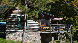 Bing Retreat Log Cottage Exterior